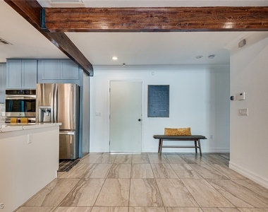1321 S 7th Street - Photo Thumbnail 9