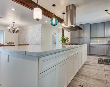 1321 S 7th Street - Photo Thumbnail 12