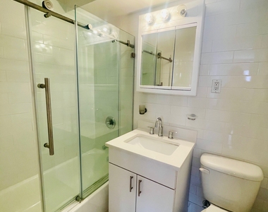 405 East 56th Street - Photo Thumbnail 12