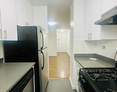 405 East 56th Street - Photo Thumbnail 5
