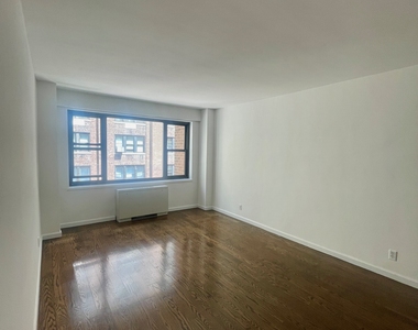 405 East 56th Street - Photo Thumbnail 9