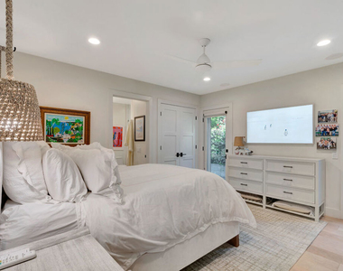 3859 Rambla Pacifico - Photo Thumbnail 9