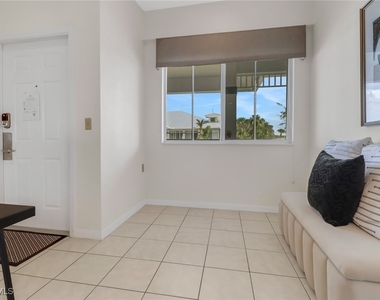 7915 Mahogany Run Lane - Photo Thumbnail 11