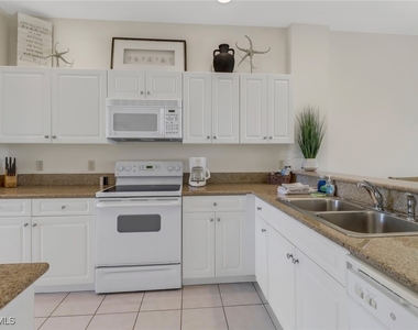7915 Mahogany Run Lane - Photo Thumbnail 17