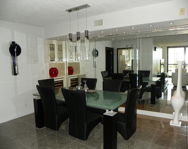 3400 N Ocean Drive - Photo Thumbnail 4