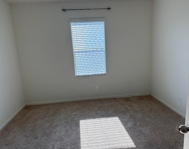 9511 Potomac Drive - Photo Thumbnail 6