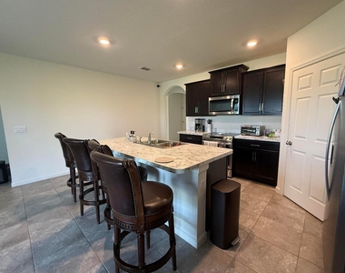 9511 Potomac Drive - Photo Thumbnail 9
