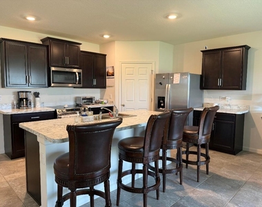 9511 Potomac Drive - Photo Thumbnail 5