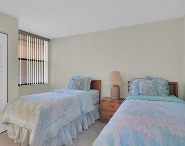 450 Egret Circle - Photo Thumbnail 9
