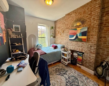 756 Putnam Avenue - Photo Thumbnail 6