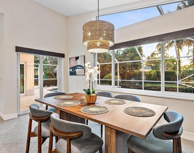 15129 Harriet Avenue - Photo Thumbnail 11
