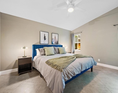 15129 Harriet Avenue - Photo Thumbnail 13