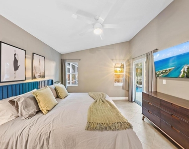 15129 Harriet Avenue - Photo Thumbnail 14