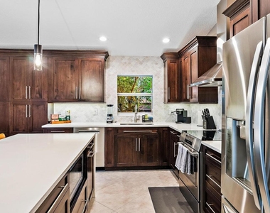 15129 Harriet Avenue - Photo Thumbnail 8