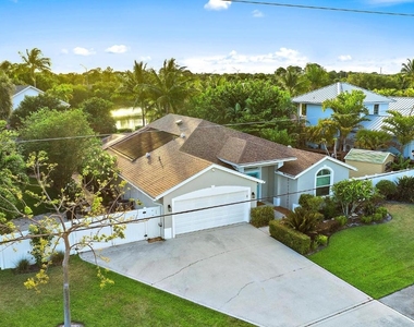 15129 Harriet Avenue - Photo Thumbnail 2