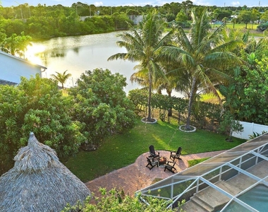15129 Harriet Avenue - Photo Thumbnail 32