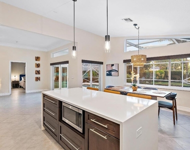 15129 Harriet Avenue - Photo Thumbnail 10