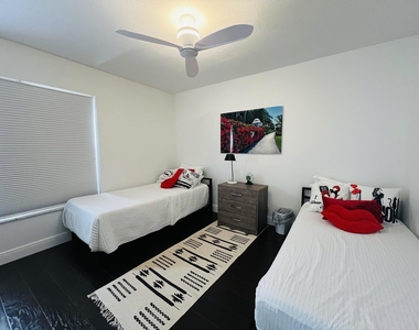 945 Sunflower Avenue - Photo Thumbnail 14