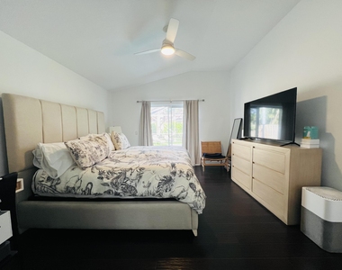 945 Sunflower Avenue - Photo Thumbnail 18