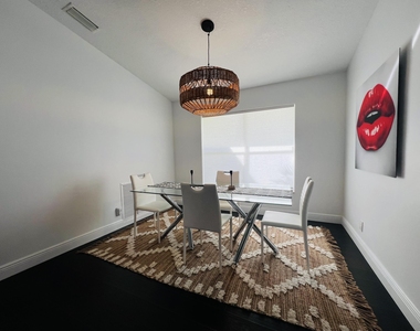 945 Sunflower Avenue - Photo Thumbnail 10