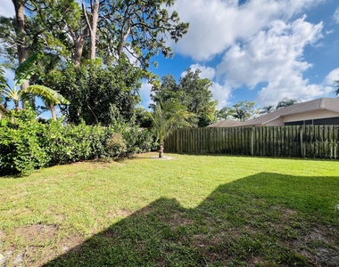 945 Sunflower Avenue - Photo Thumbnail 3