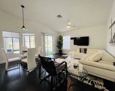 945 Sunflower Avenue - Photo Thumbnail 12