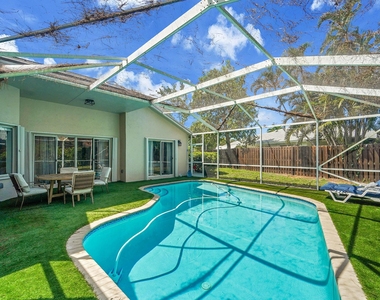 945 Sunflower Avenue - Photo Thumbnail 28