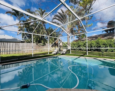 945 Sunflower Avenue - Photo Thumbnail 2