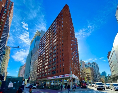 Fourth Avenue - Photo Thumbnail 0