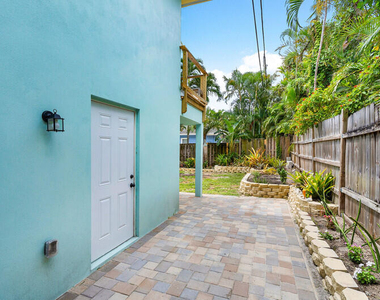 300 Se 7th Avenue - Photo Thumbnail 3