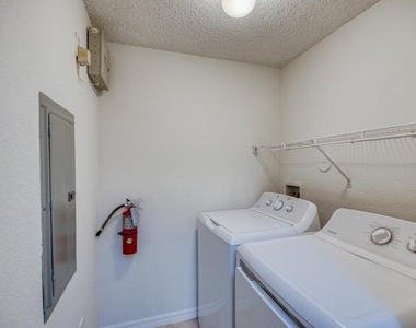 2728 Anzio 105 Court - Photo Thumbnail 35