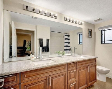 2728 Anzio 105 Court - Photo Thumbnail 25