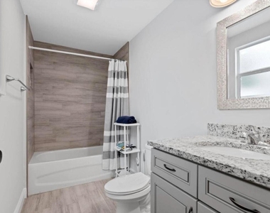 1036 Francis Street - Photo Thumbnail 7