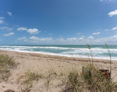 2571 Ne Ocean Boulevard - Photo Thumbnail 25