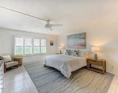 2571 Ne Ocean Boulevard - Photo Thumbnail 9