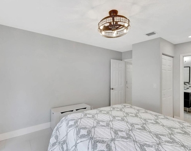 7 Wyndham Lane - Photo Thumbnail 34
