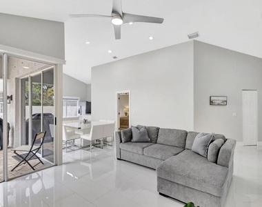 7 Wyndham Lane - Photo Thumbnail 11