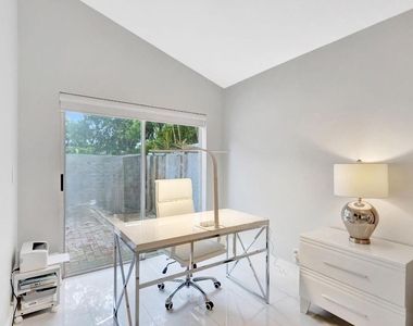 7 Wyndham Lane - Photo Thumbnail 25