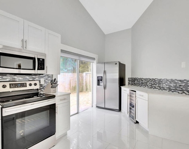 7 Wyndham Lane - Photo Thumbnail 21