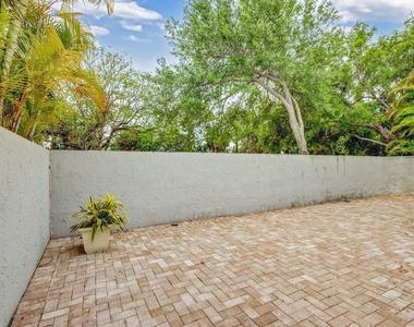 7 Wyndham Lane - Photo Thumbnail 37