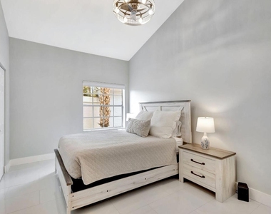 7 Wyndham Lane - Photo Thumbnail 22
