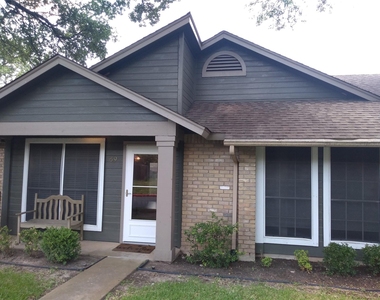 1015 E Yager Ln - Photo Thumbnail 1