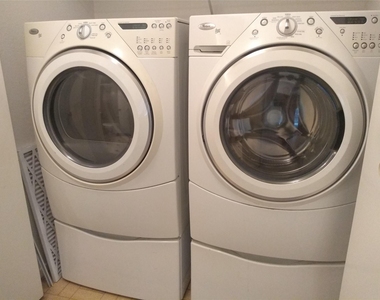1015 E Yager Ln - Photo Thumbnail 8