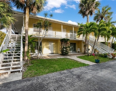 1360 Chesapeake Avenue - Photo Thumbnail 11