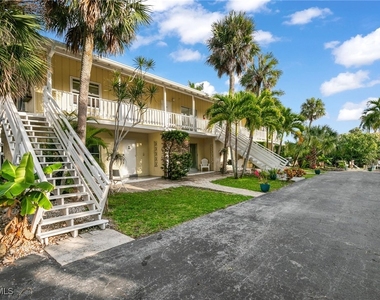 1360 Chesapeake Avenue - Photo Thumbnail 10