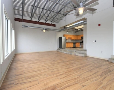 230 W Alabama - Photo Thumbnail 7