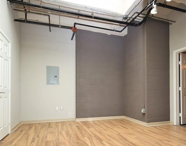 230 W Alabama - Photo Thumbnail 9
