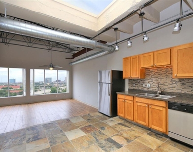 230 W Alabama - Photo Thumbnail 2