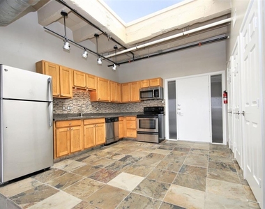 230 W Alabama - Photo Thumbnail 4