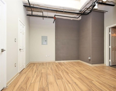 230 W Alabama - Photo Thumbnail 8